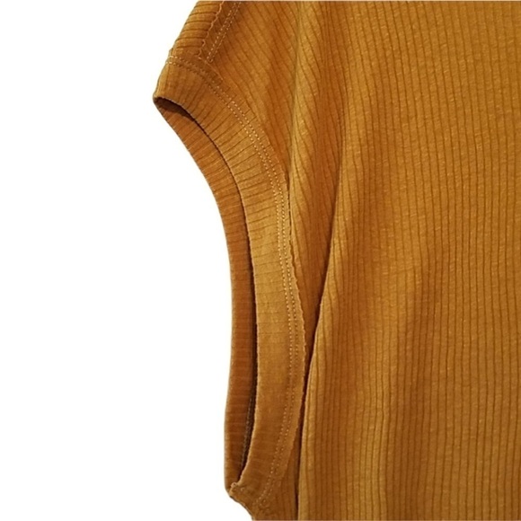 🌸2/$25 NWT Goldenrod Free People Wedge Top Baby Turtleneck Cap Sleeve Ribbed - Picture 6 of 7